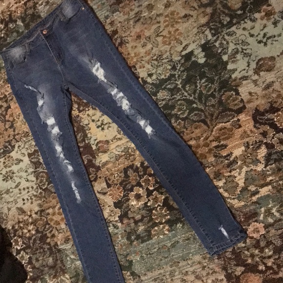 Gorgeous skinny jeans with holes, Sz Large - Picture 5 of 6